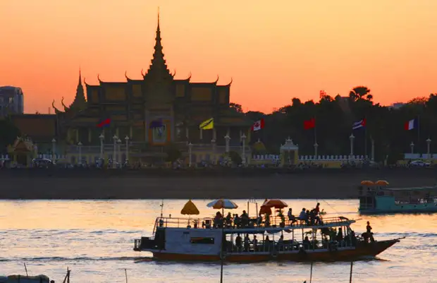 sunset river cruise in phnom penh 33c75644 992f 446d 909d 92a191f23c4f